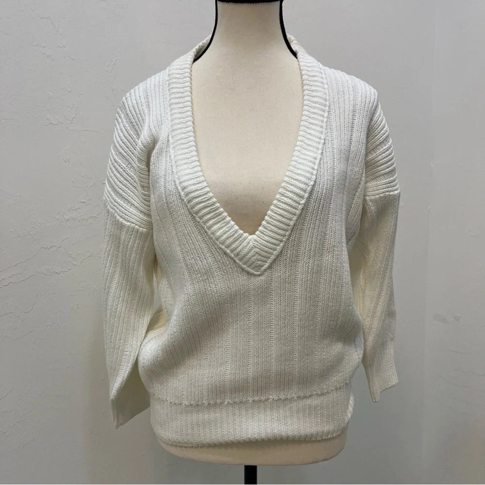 In Between Women White Knit Sweater Size S Oversized